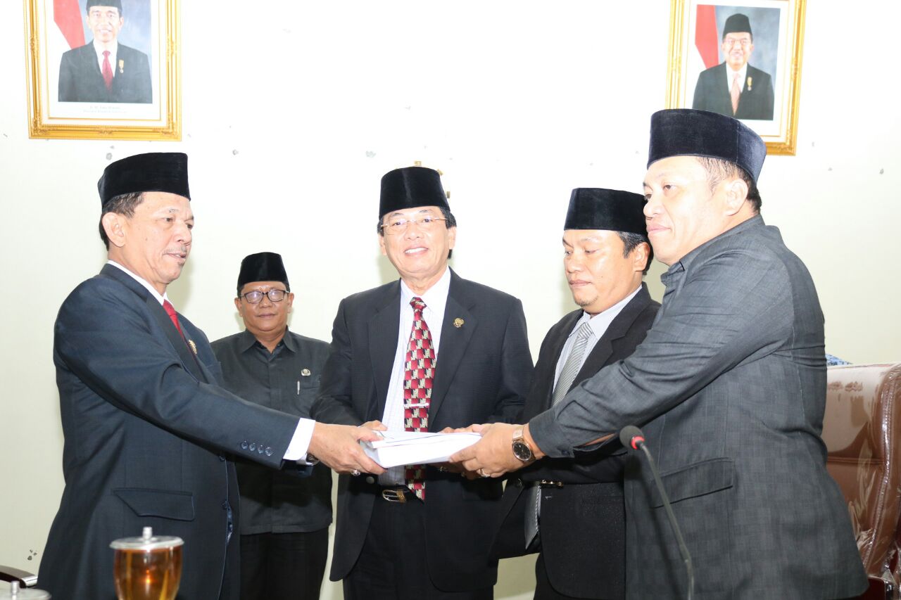 Bupati Sampaikan Pengantar Nota Keuangan R.APBD TA. 2018